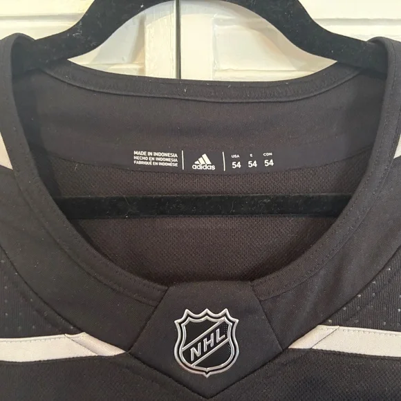 Adidas LA KINGS NHL Jersey - Picture 4 of 7